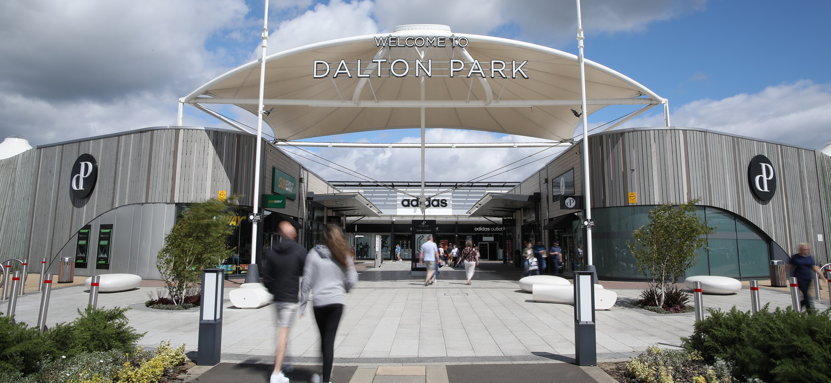 Entrance to Dalton park