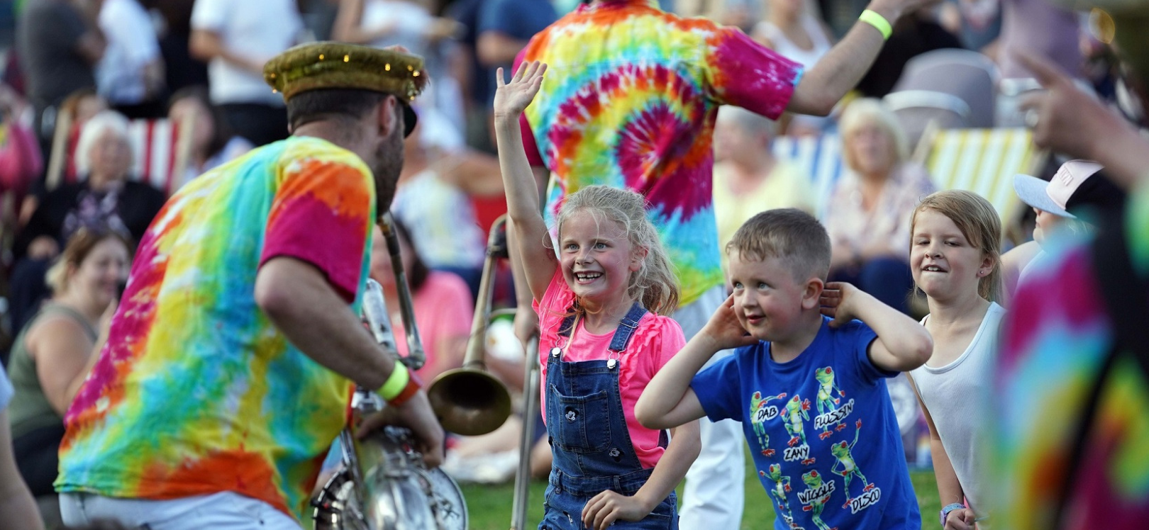 Kids listening to Brass music