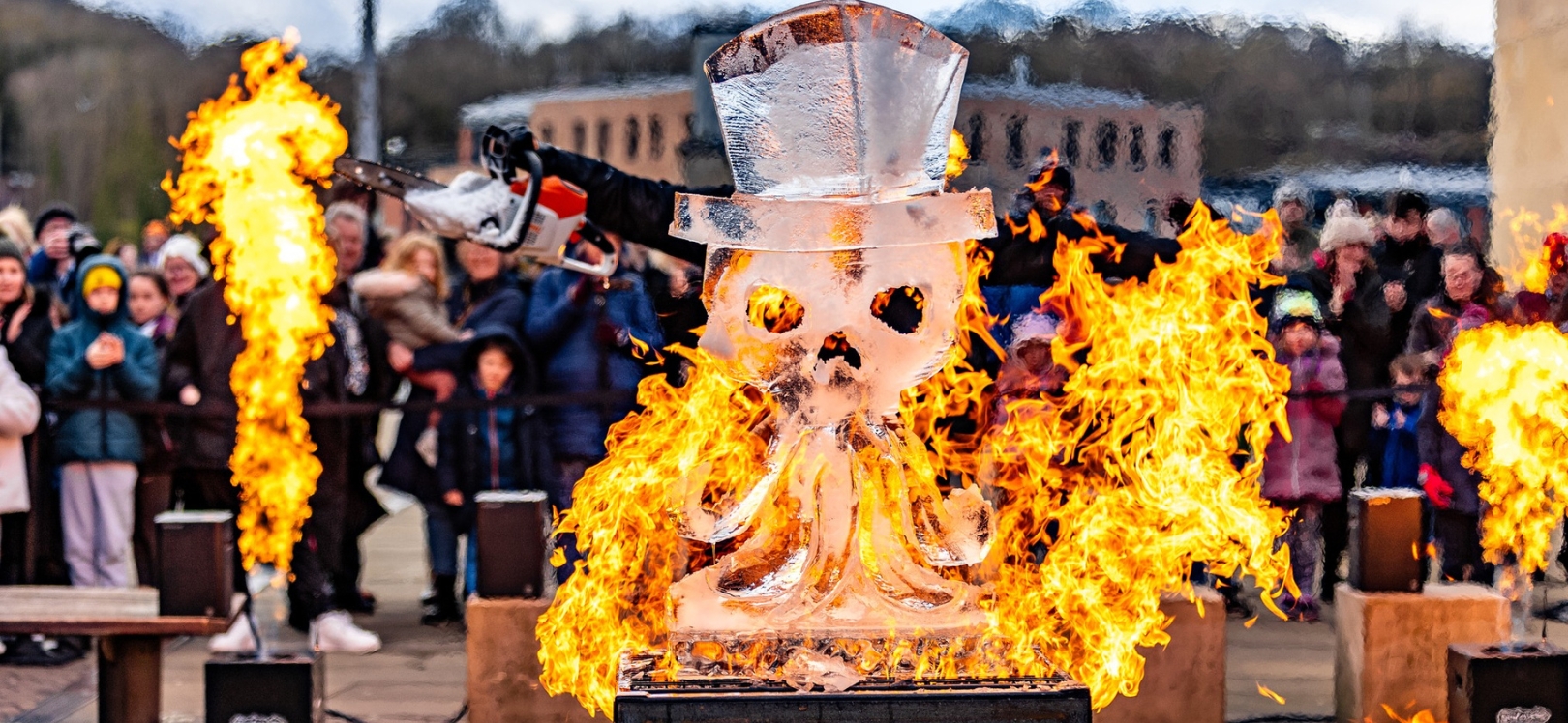 An ice skull with fire surrounding it