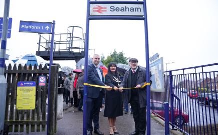 seaham-celebrates-first-ever-direct-train-link-to-london-visit-county